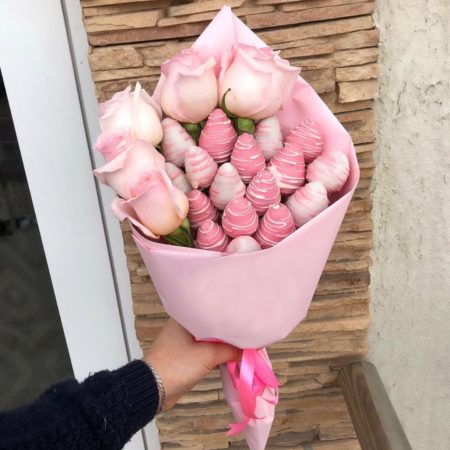 № 217. Букет из клубники в шоколаде и роз