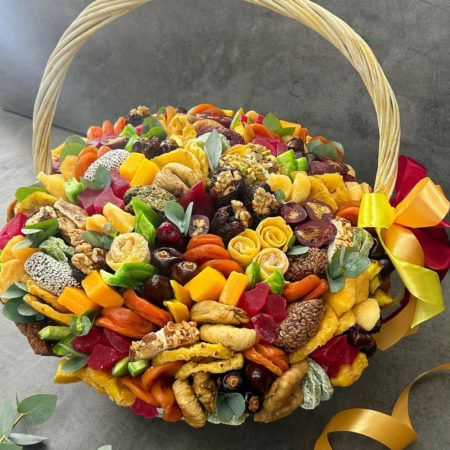 № 367. Большая корзина с рахат-лукумом и сухофруктами «Восточная сказка».